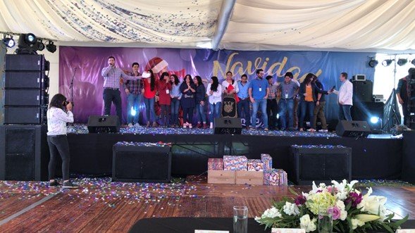Cómo decorar un evento navideño para una  empresa en Quito