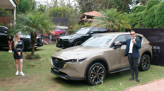Cómo organizar el lanzamiento de un nuevo modelo de carro en Quito, Ecuador
